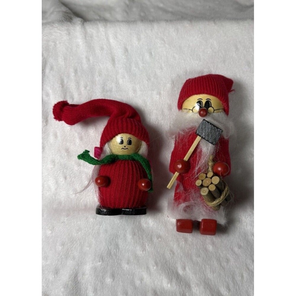 House of Lloyd Mr and Mrs Claus Wood Figurines Christmas